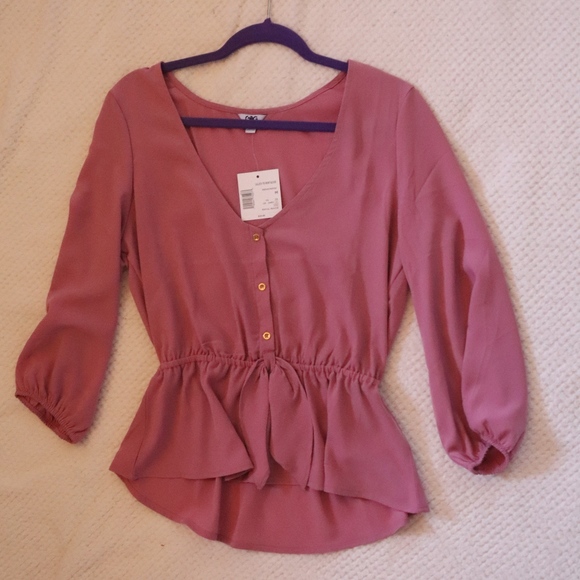 G by Guess Tops - Cute New Guess shirt